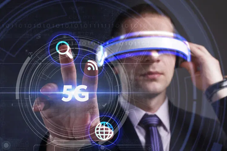 5G ותוכנות AR/VR המאובטחות חברתית